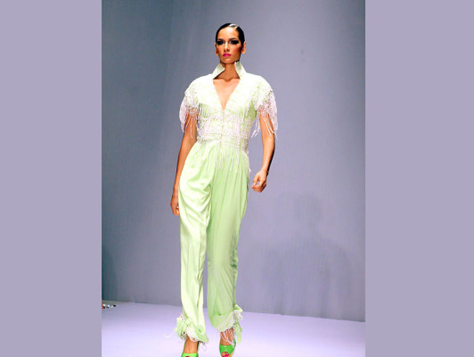 Colorida y excéntrica colección en Dominicana Moda 2012