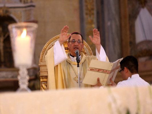 Sacerdotes renuevan su promesa con Dios