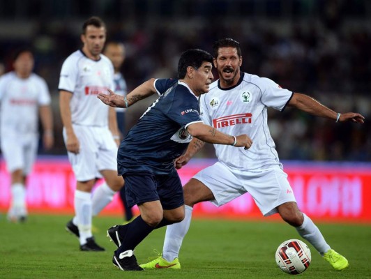 VIDEO: La jugada de genio de Maradona y el golazo de Baggio