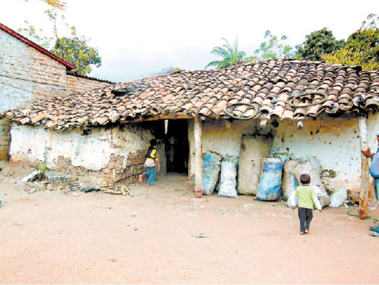 Apenas tres de los 19 municipios de La Paz han construido casas sociales