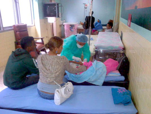 Mueren dos pacientes por falta de medicinas