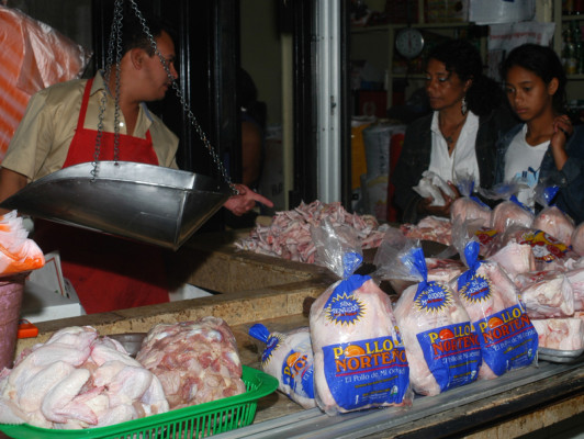 Pechugas de pollo en bandeja pagarán impuesto sobre ventas