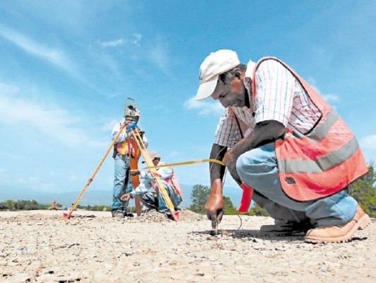 En 36 meses estarán finalizados cien kilómetros del Canal Seco