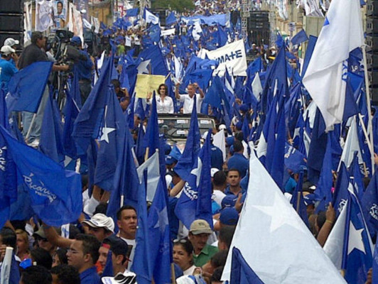 Políticos realizan cierre de campaña en la capital de Honduras