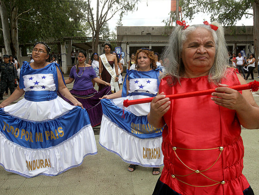 VIDEO: Reclusas hondureñas celebran las fiestas patrias