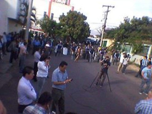 Honduras: Protestan frente a Conatel contra sanciones impuestas a Globo TV