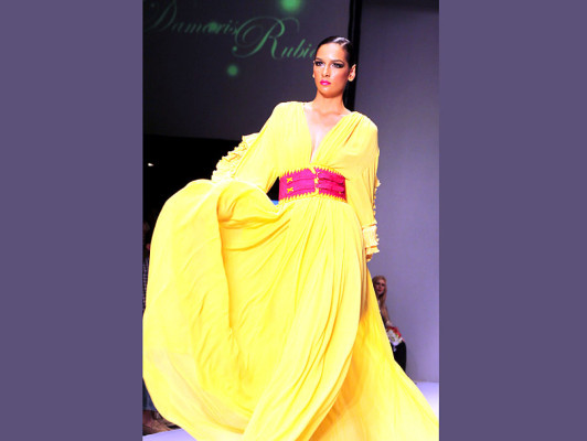 Colorida y excéntrica colección en Dominicana Moda 2012