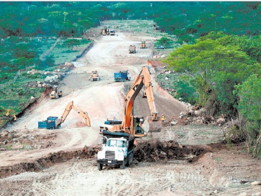 En 36 meses estarán finalizados cien kilómetros del Canal Seco