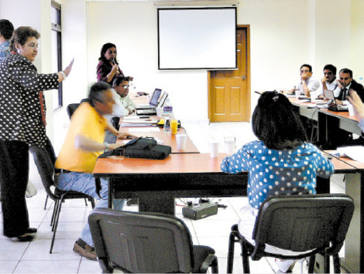 Comisión Especial se fracciona con retiro de la Iglesia Católica