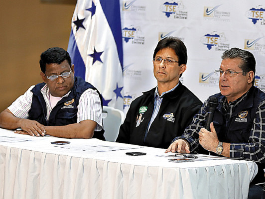 TSE comienza a evaluar escritos de Álvarez