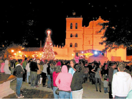 Llegó la Navidad al centro de Comayagua