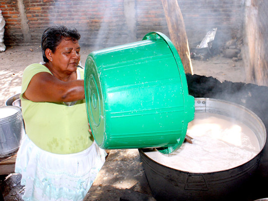 El Chilate, bebida de los mayas que consume la población sureña