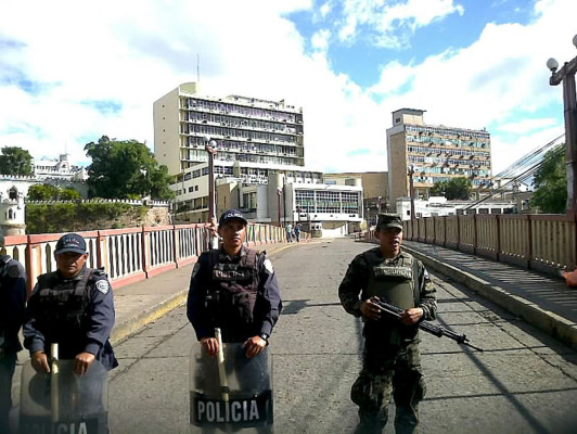 Corta, novedosa y solemne instalación