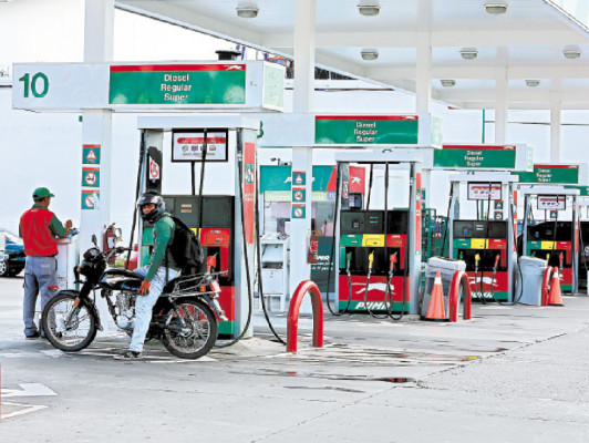 Gasolinas bajarán L 1.21 por galón