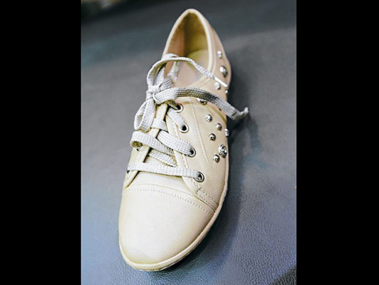 Las tachas bajan a sus pies