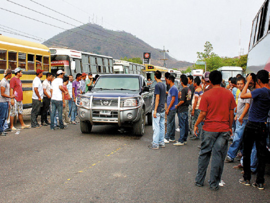 Caos en la zona sur a causa del paro del transporte público