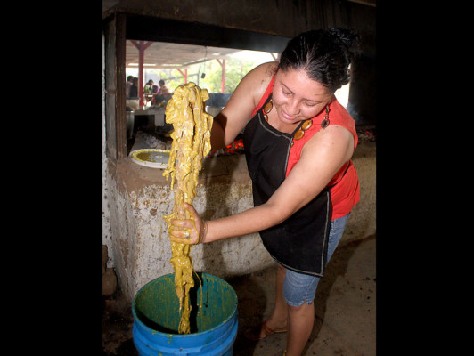 Deliciosas carnitas asadas al calor de las brasas