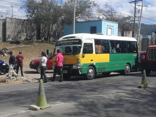 Dos heridos en tiroteo contra autobús en carretera a Olancho