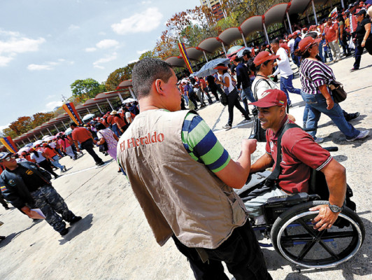Llanto, golpes y desmayos por Hugo Chávez