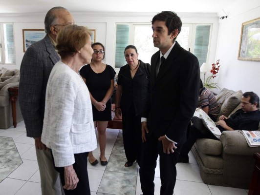 Familia y amigos se despiden hoy del poeta Óscar Acosta