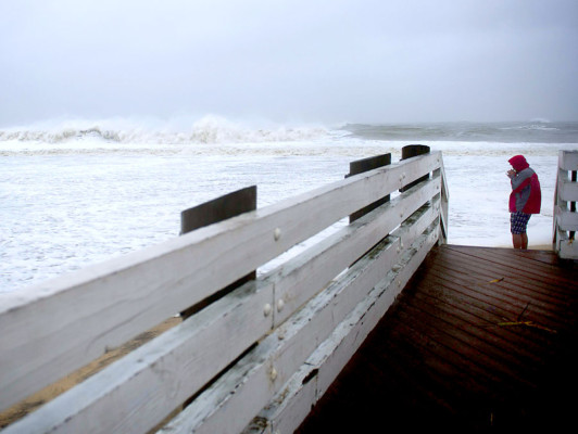 Unos 200 mil hondureños en alerta por trayectoria de huracán Sandy