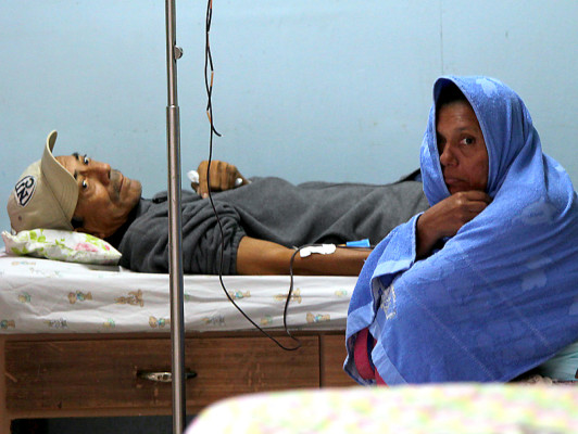 Mueren dos pacientes por falta de medicinas