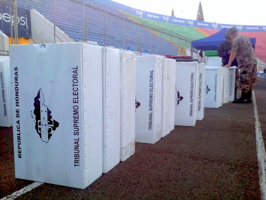 Comienza traslado de urnas a la capital de Honduras