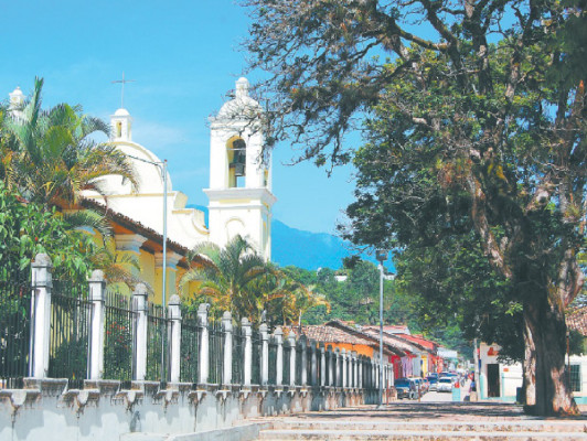 Gracias Convoca: poesía, historia y expresiones culturales
