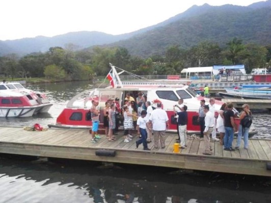 Honduras: Enorme crucero llega a Trujillo con más de 2,000 turistas