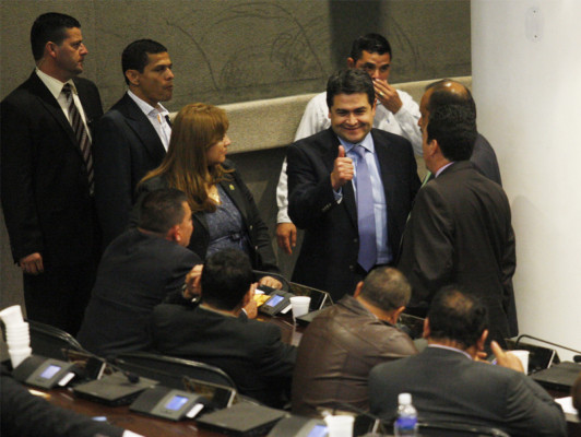 Informe presentado por la comisión al pleno del Congreso Nacional