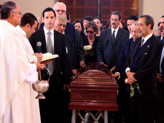 Despiden a doña Alejandrina Bermúdez