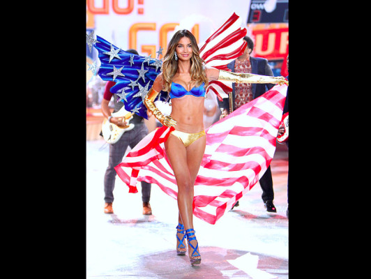 Victoria´s Secret Fashion Show 2012 deslumbra