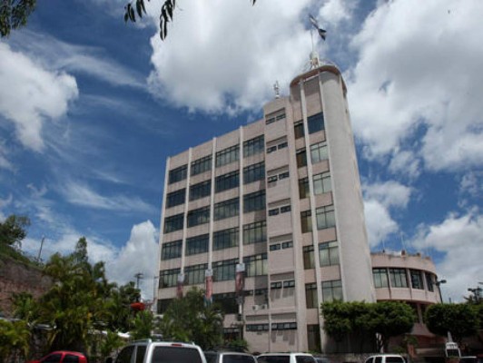 Honduras: Servicio exterior se tragó casi mil millones en cuatro años