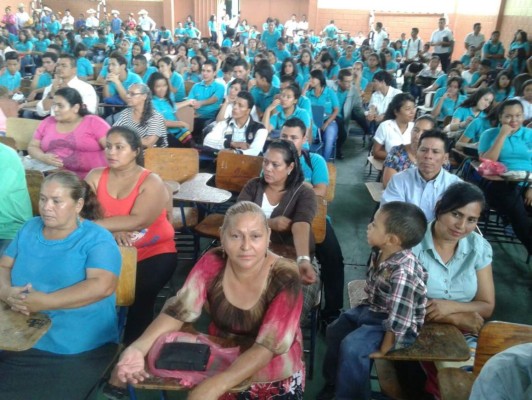 Honduras lanza campaña para erradicar el analfabetismo