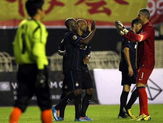 VIDEO: David Suazo marca hat-trick en goleada de leyendas del Inter