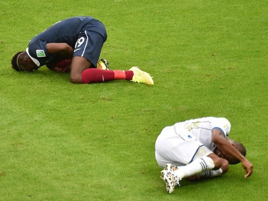 VIDEO: Penal a Pogba y expulsión de Palacios