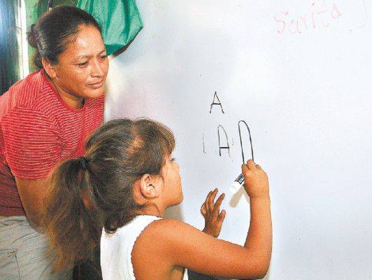 Valle alcanza el máximo resultado en matrícula de primer grado