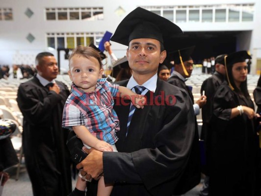 FOTOS: Estas bellas hondureñas obtuvieron su título de la UNAH