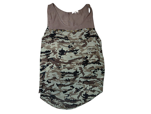 Conviértase en una chica militar