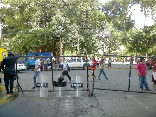 Corta, novedosa y solemne instalación