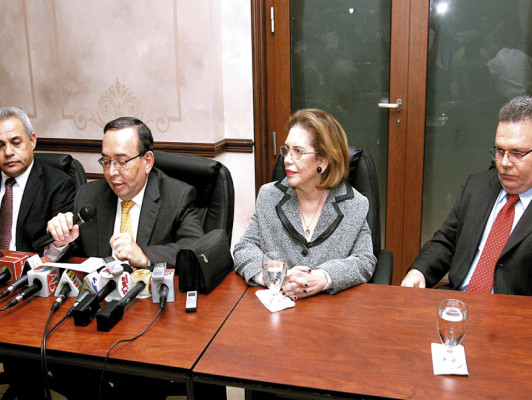 'Nuestra destitución es ilegal, ilegítima e injusta”