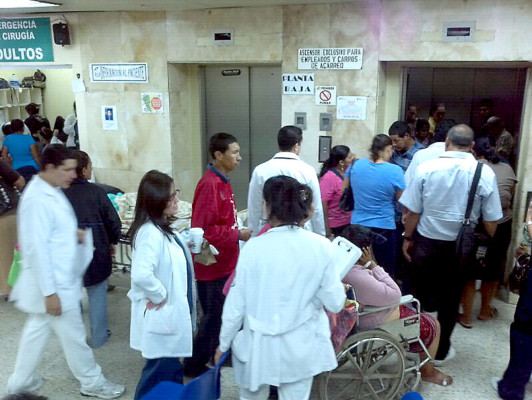 Médicos protestan en las calles de Tegucigalpa