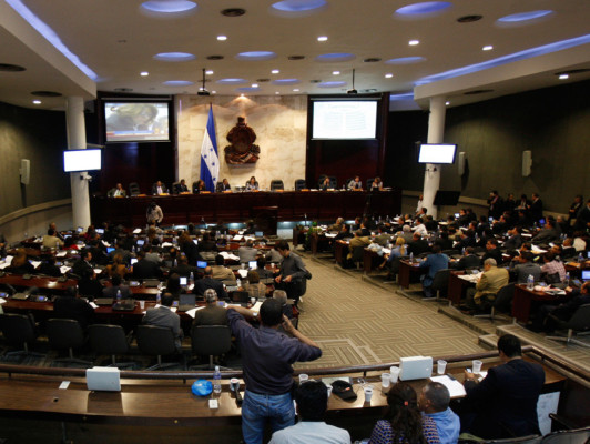 Congreso de Honduras asesta golpe técnico a la CSJ
