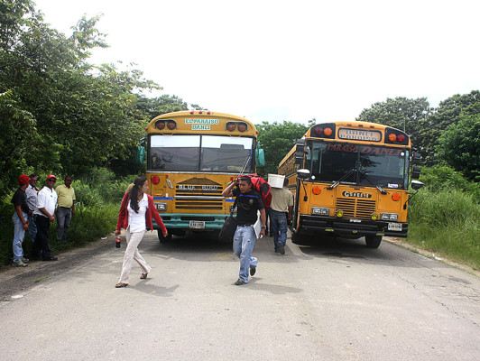 Habilitan vías alternas a carretera Panamericana
