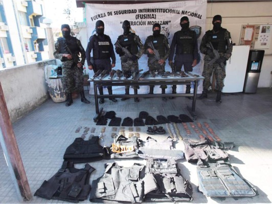 Decomisan armas e indumentaria policial en la capital de Honduras
