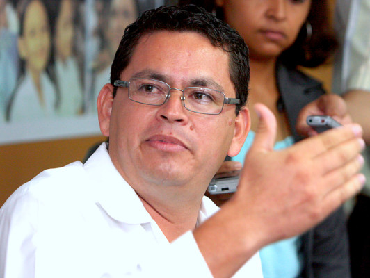 Roban carros y computadoras a Educación