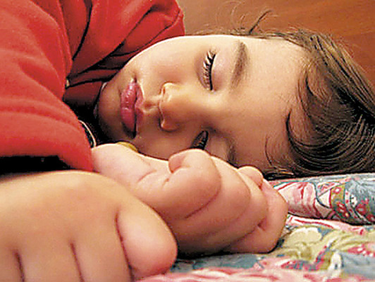 Siestas ayudan al desarrollo del niño