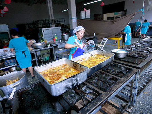 Empleados del San Felipe en asamblea informativa