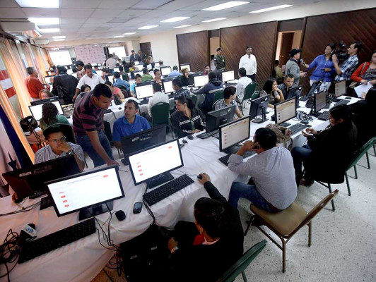 Remonta Juan Orlando y casi alcanzan a Villeda