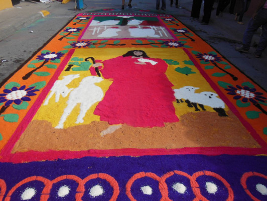 Muestras de fe adornan las calles de Comayagua